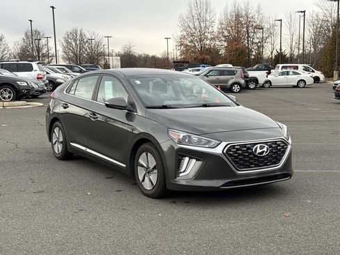 Used 2021 Hyundai Ioniq SE image 1