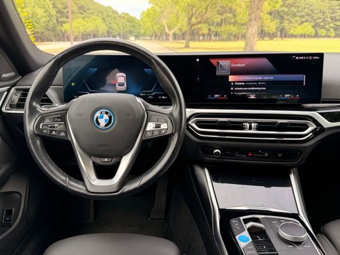 Used 2023 BMW i4 eDrive40 RWD image 3