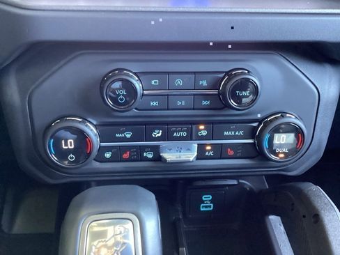 New 2025 Ford Bronco Badlands image 57