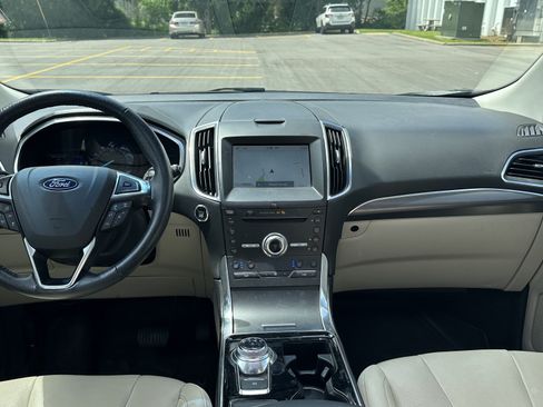 Used 2019 Ford Edge Titanium w/ Equipment Group 301A AWD/4WD image 31