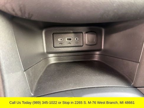 Used 2020 Chevrolet Equinox LT w/ Driver Convenience Package image 18