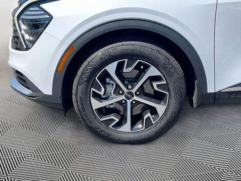 Certified 2025 Kia Sportage EX FWD image 11