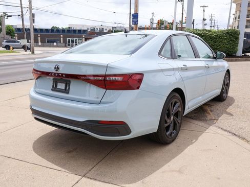 Used 2026 Volkswagen Jetta SE w/ Black Wheel Package FWD image 5