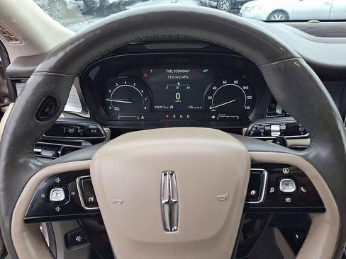 Used 2021 Lincoln Corsair AWD w/ Premium Package image 21