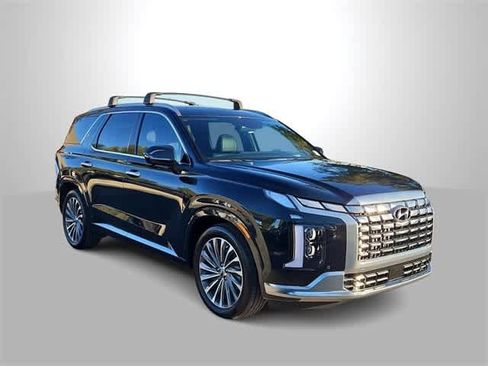 Used 2024 Hyundai Palisade Calligraphy image 2