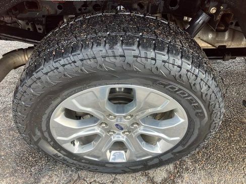 Used 2021 Ford F150 Platinum w/ FX4 Off-Road Package image 35