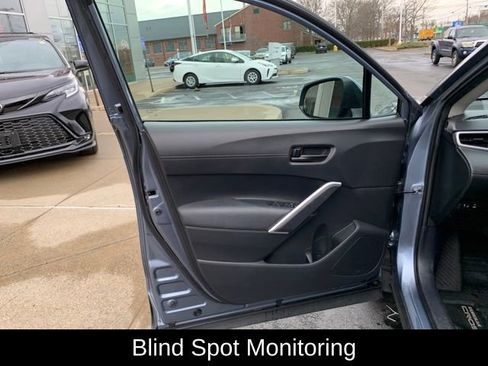 Used 2023 Toyota Corolla Cross LE w/ Moonroof Package AWD/4WD image 12