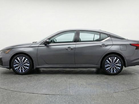 Used 2025 Nissan Altima 2.5 SV image 5