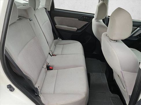Used 2014 Subaru Forester 2.5i AWD/4WD image 19