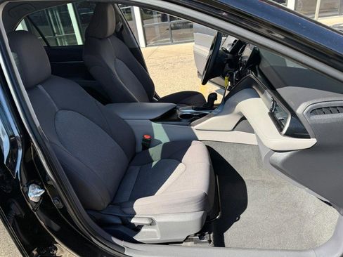 Used 2021 Toyota Camry LE FWD image 15