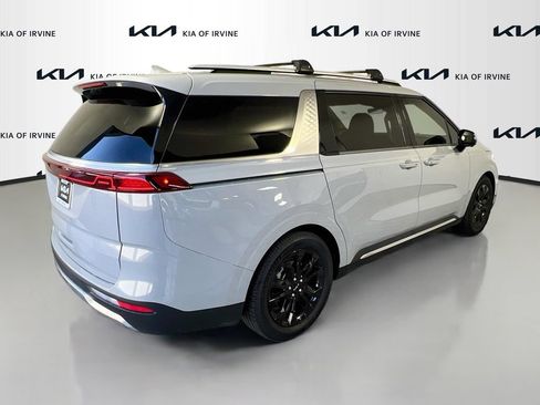Certified 2024 Kia Carnival SX Prestige FWD image 9
