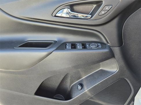 Used 2024 Chevrolet Equinox LT image 31