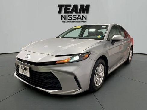 Used 2025 Toyota Camry LE AWD/4WD image 3