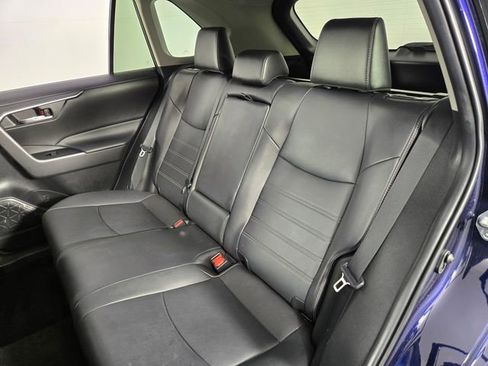 Used 2022 Toyota RAV4 XLE Premium FWD image 15