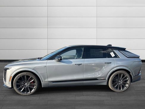 New 2026 Cadillac Lyriq V image 2