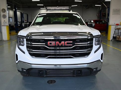 Used 2022 GMC Sierra 1500 SLT w/ SLT Convenience Package image 2