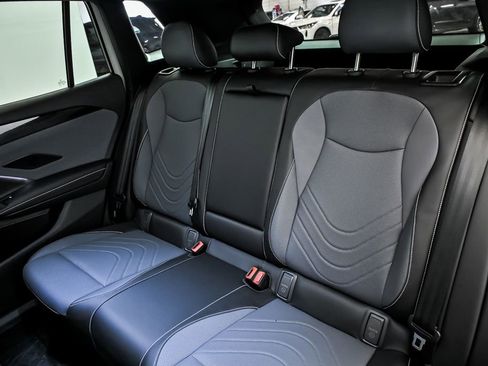 Used 2025 Volkswagen Tiguan SE R-Line AWD/4WD image 9