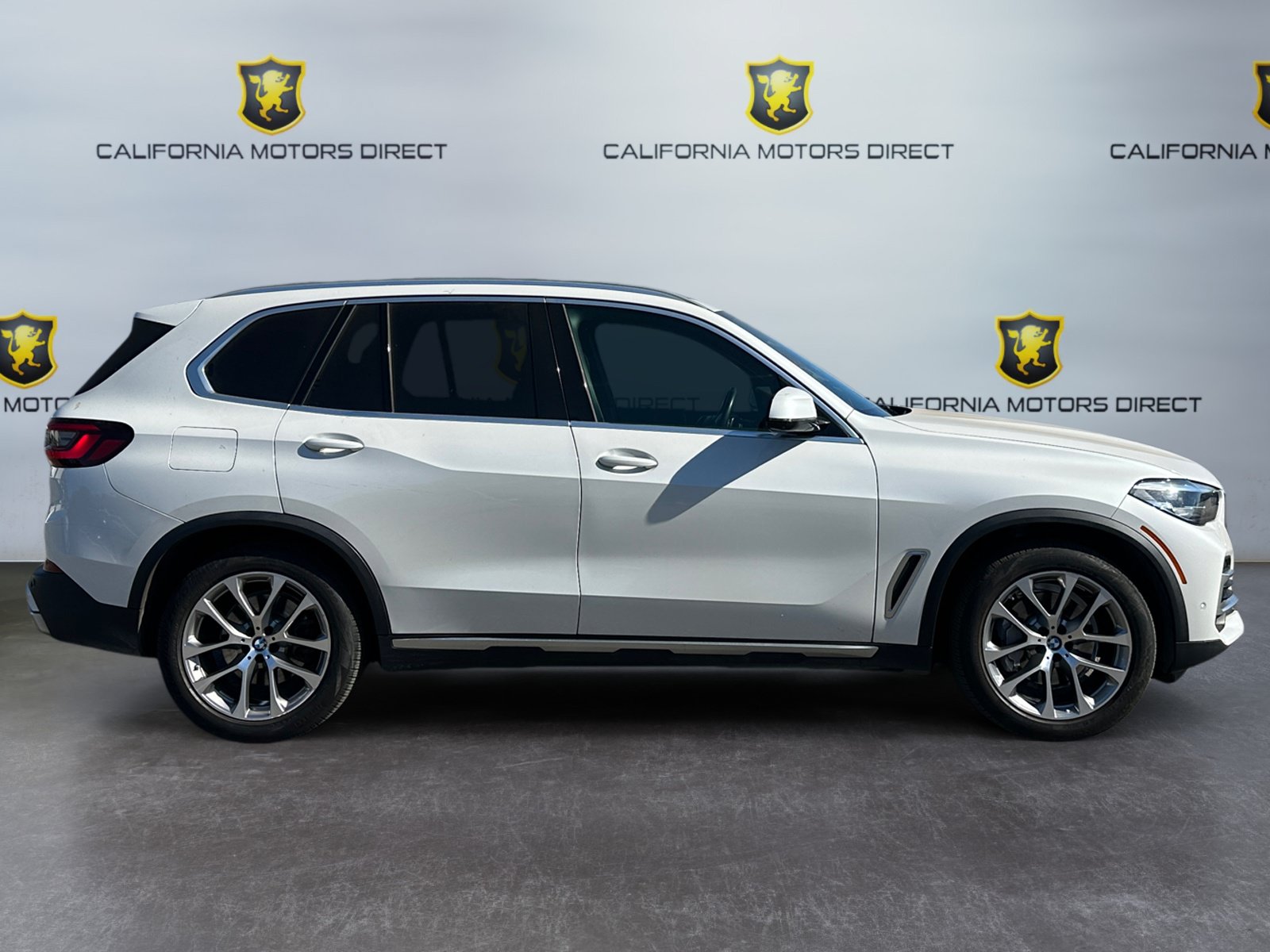 Used 2023 BMW X5 xDrive40i w/ Premium Package AWD/4WD image 6