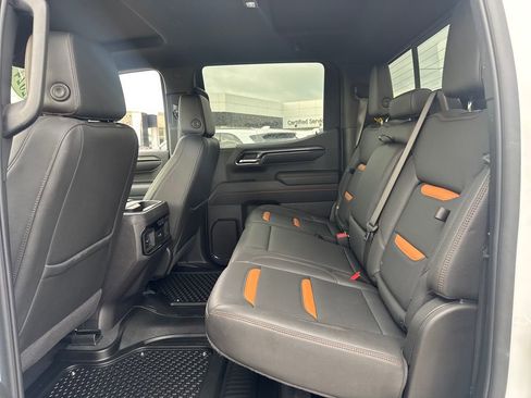 Used 2024 GMC Sierra 1500 AT4 w/ Technology Package AWD/4WD image 14