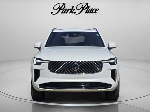 Certified 2025 Volvo XC90 T8 Plus w/ Protection Package Premier image 9