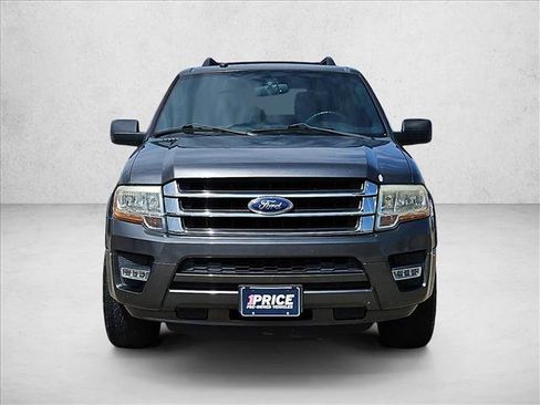 Used 2017 Ford Expedition XLT w/ Equipment Group 202A RWD image 2