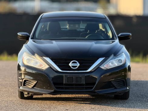 Used 2017 Nissan Altima 2.5 S w/ Power Driver Seat Package FWD image 5