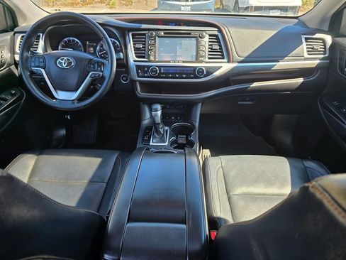 Used 2017 Toyota Highlander Limited AWD/4WD image 15