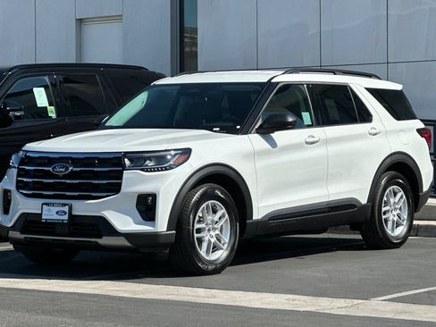 New 2026 Ford Explorer Active w/ Active Comfort Package RWD image 7