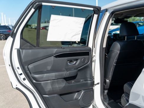 Used 2025 Honda Pilot EX-L image 25