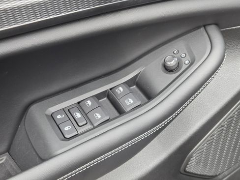 New 2025 Jeep Grand Cherokee L Altitude image 21