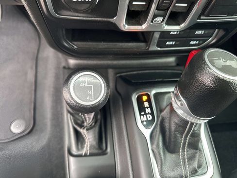 Used 2023 Jeep Wrangler Unlimited Sahara w/ Cold Weather Group image 34