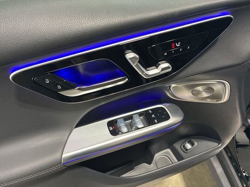 Used 2025 Mercedes-Benz GLC 300 4MATIC image 7