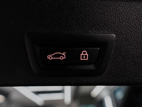 Used 2021 BMW X6 xDrive40i w/ M Sport Package image 45