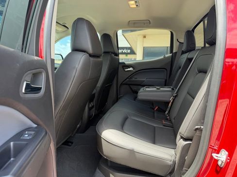 Used 2021 Chevrolet Colorado Z71 w/ Safety Package RWD image 8