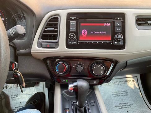 Used 2018 Honda HR-V LX image 13