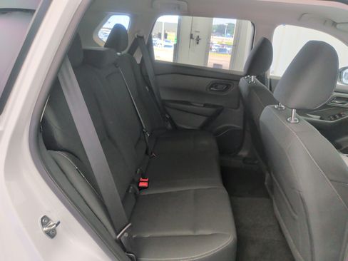 Used 2025 Nissan Rogue S FWD image 13