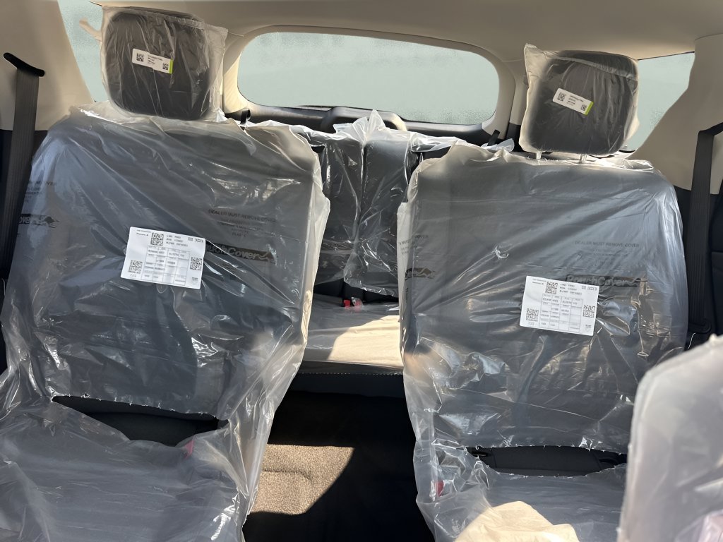 Used 2026 Ford Explorer Active RWD image 11