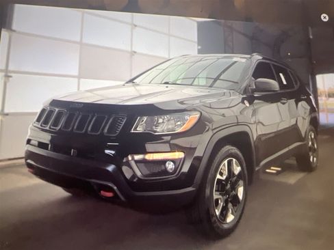 Used 2018 Jeep Compass Trailhawk w/ Navigation Group AWD/4WD image 16