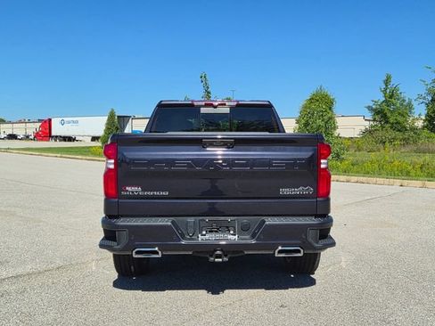 Used 2022 Chevrolet Silverado 1500 High Country w/ High Country Premium Package AWD/4WD image 6