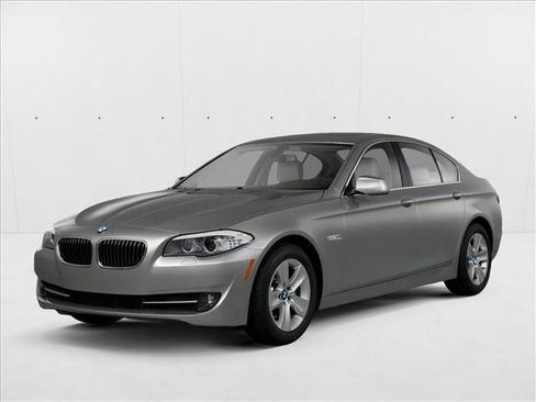 Used 2013 BMW 528i xDrive Sedan AWD/4WD image 1