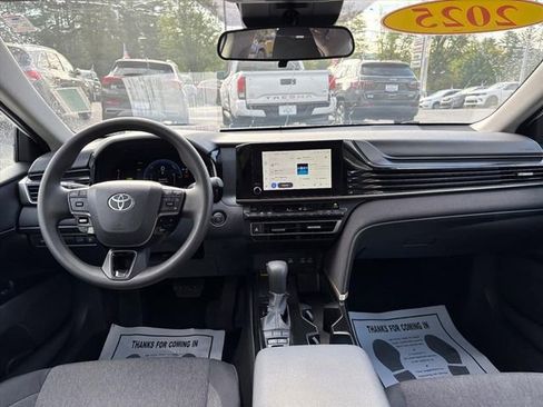 Used 2025 Toyota Camry LE image 6