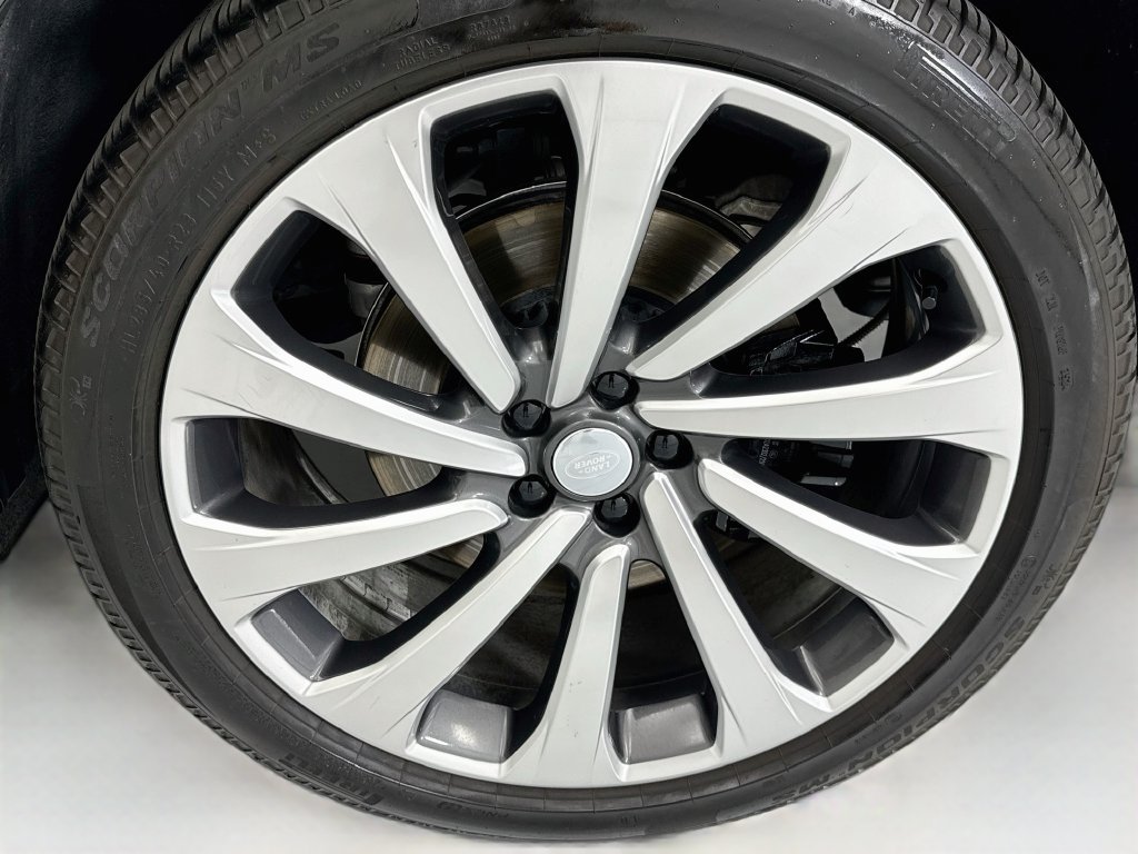 Certified 2023 Land Rover Range Rover SE AWD/4WD image 30