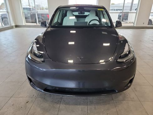 Used 2025 Tesla Model Y Long Range AWD/4WD image 3