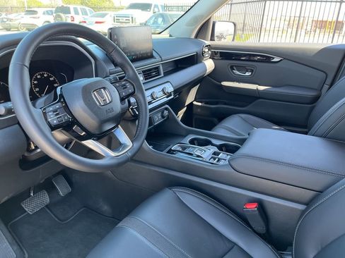 Certified 2025 Honda Pilot EX-L image 16