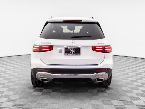New 2025 Mercedes-Benz GLB 250 4MATIC image 4