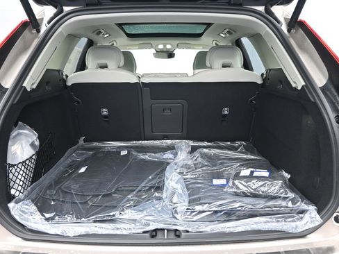 New 2026 Volvo XC60 B5 Ultra w/ Protection Package Premier AWD/4WD image 26