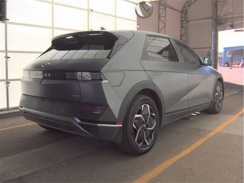 Used 2024 Hyundai Ioniq 5 SEL image 3