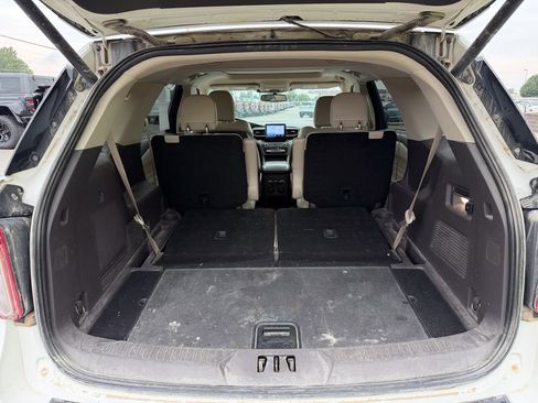Used 2020 Ford Explorer Platinum AWD/4WD image 12