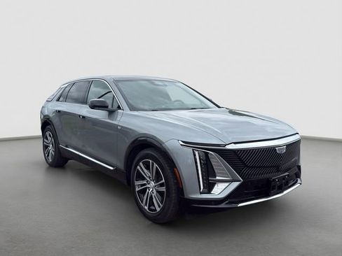 Used 2024 Cadillac Lyriq Luxury AWD/4WD image 8