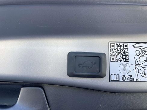 Used 2024 Toyota RAV4 Limited image 49